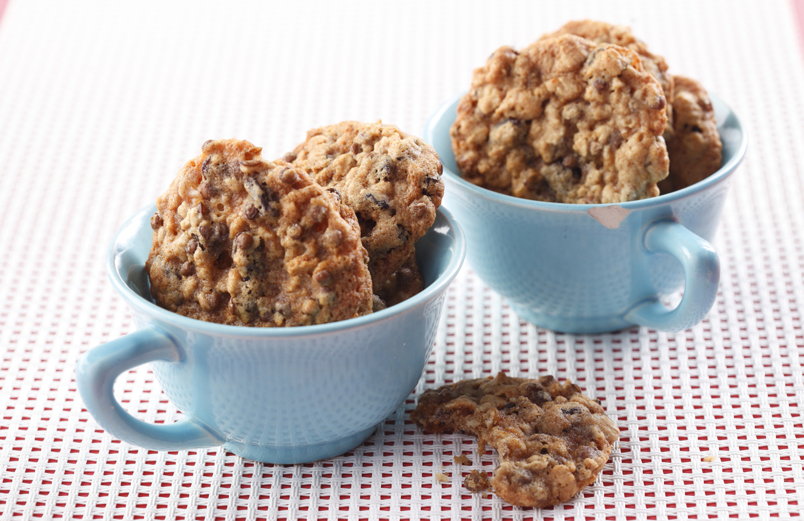 Oatmeal-Raisin Cookies with Marmalade & Red Lentils