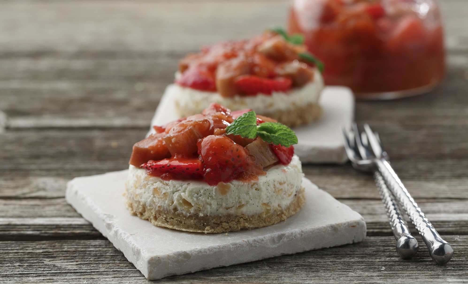 Strawberry Rhubarb Tart with Lentil Filling & Crust – Lentils.org